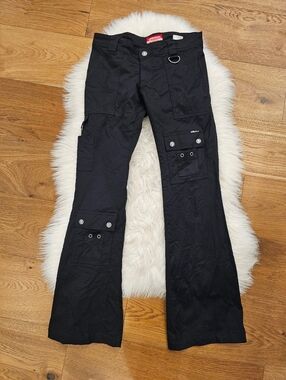 Vintage Low Rise UNIONBAY Black Cargo Flare Pants with Ring Detail